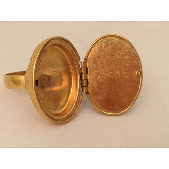 Vintage Avon Ring Carved Lucite Imitation Jade Perfume Poison Ring - Picture 7 of 8